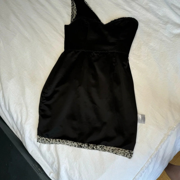 Max and  Cleo Womens One Shoulder Sheath Cocktail Dress Ruched Black Size 6 sexy - Picture 12 of 13